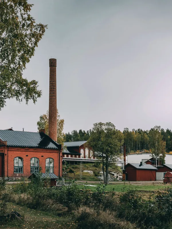 high coast whisky destilleriet från sidan